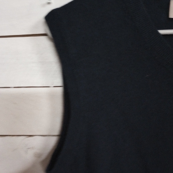 Joseph Abboud Men's Size Large Sweater Vest Blue, 100% Fine Merino Wool. - Picture 2 of 7